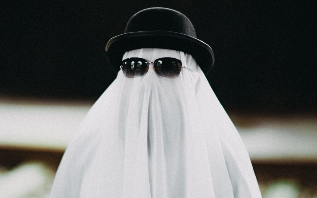 Ghosting, Emojis & Small Talk: Why We’re Afraid to Show Real Feelings in Relationships